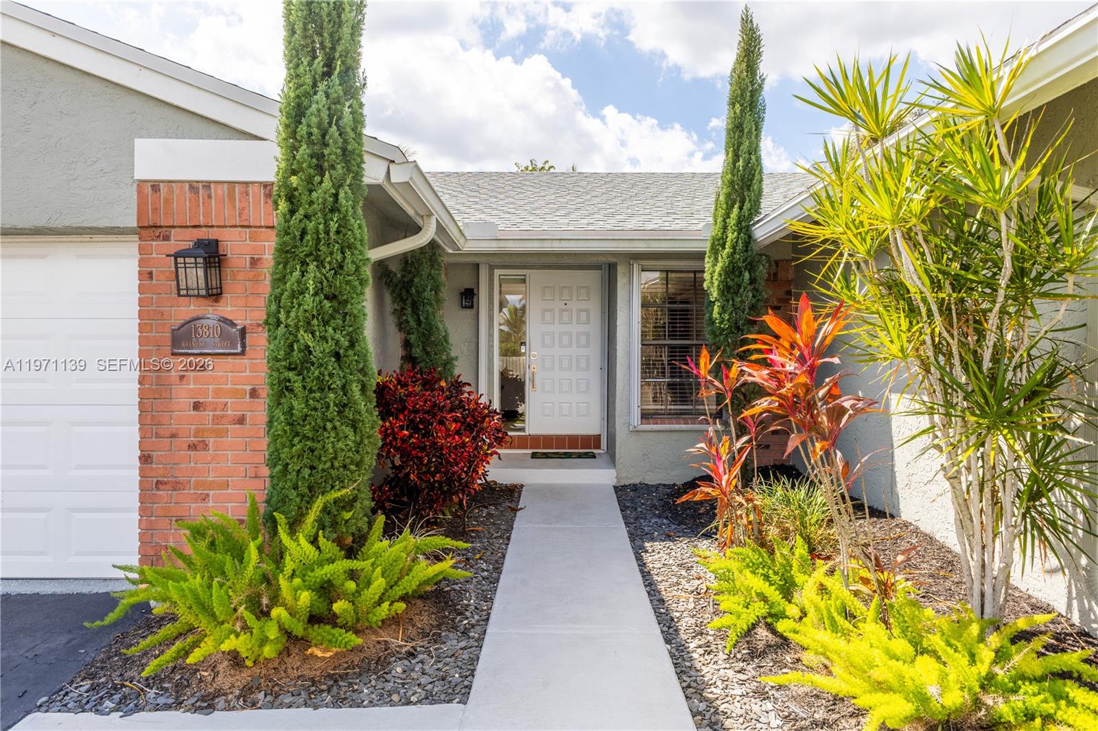 13810 Roanoke St Davie, FL 33325