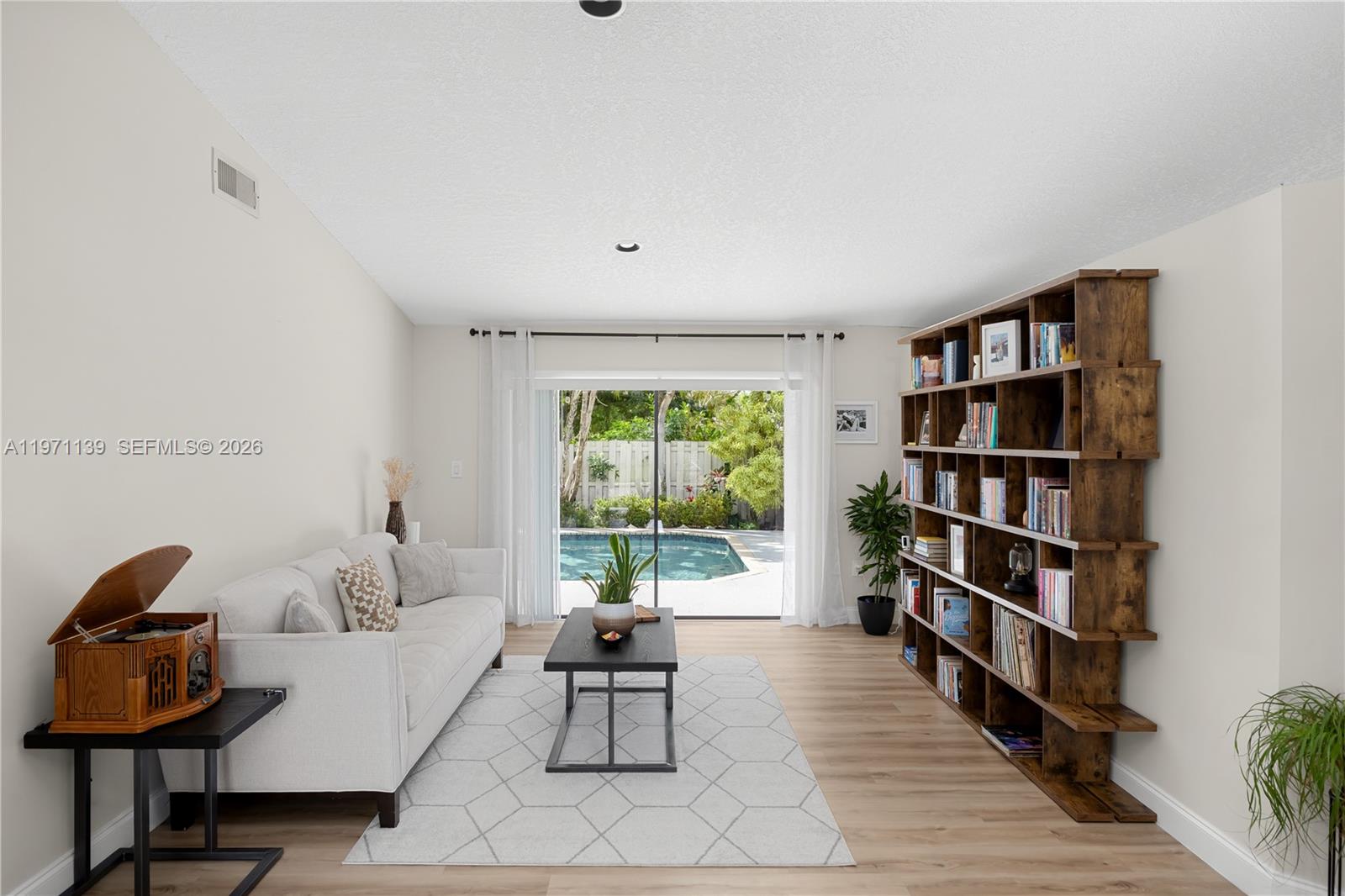 13810 Roanoke St Davie, FL 33325