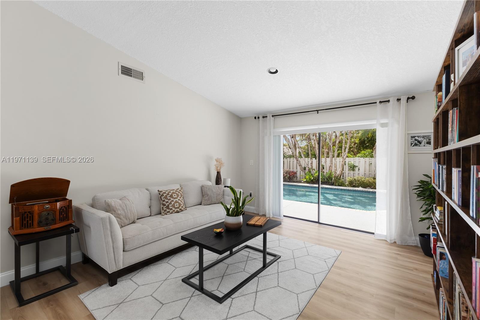 13810 Roanoke St Davie, FL 33325