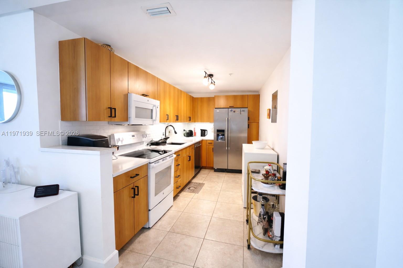 7501 E Treasure Dr #7L North Bay Village, FL 33141