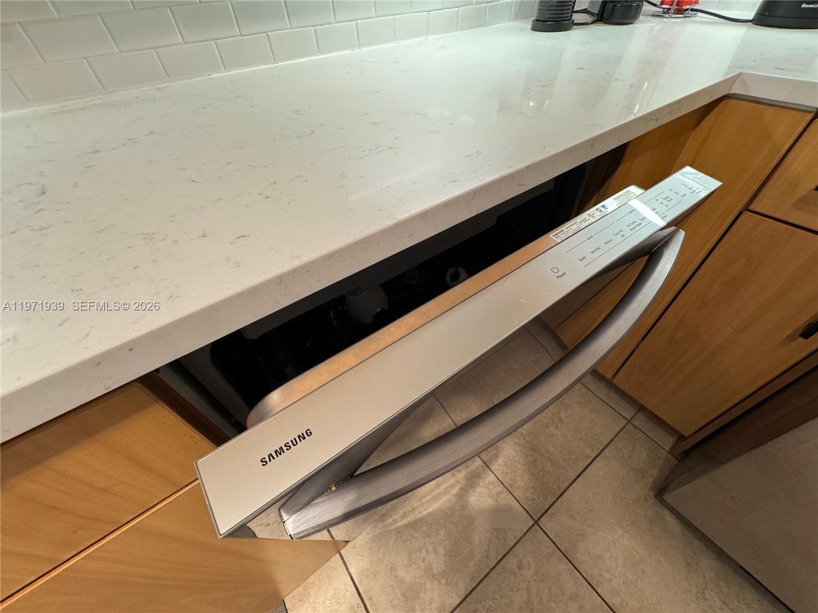 7501 E Treasure Dr #7L North Bay Village, FL 33141