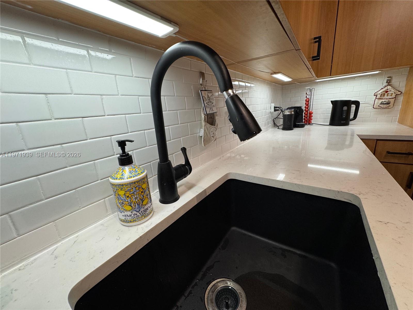 7501 E Treasure Dr #7L North Bay Village, FL 33141