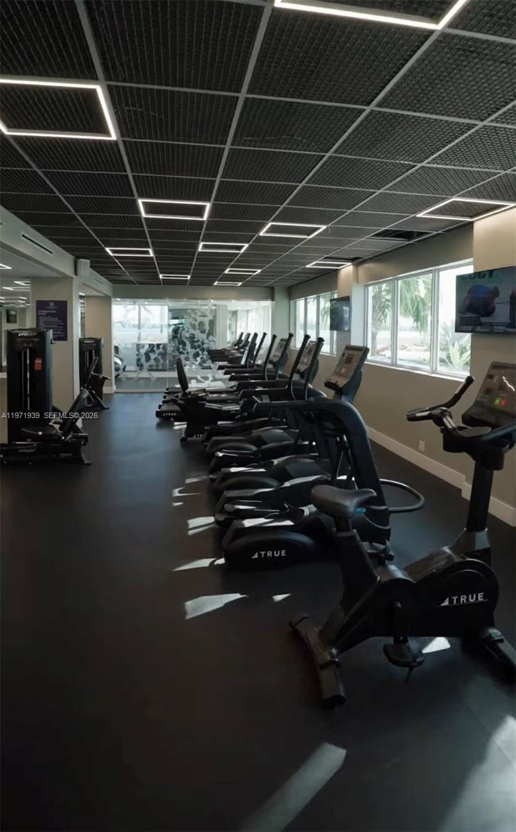 7501 E Treasure Dr #7L North Bay Village, FL 33141