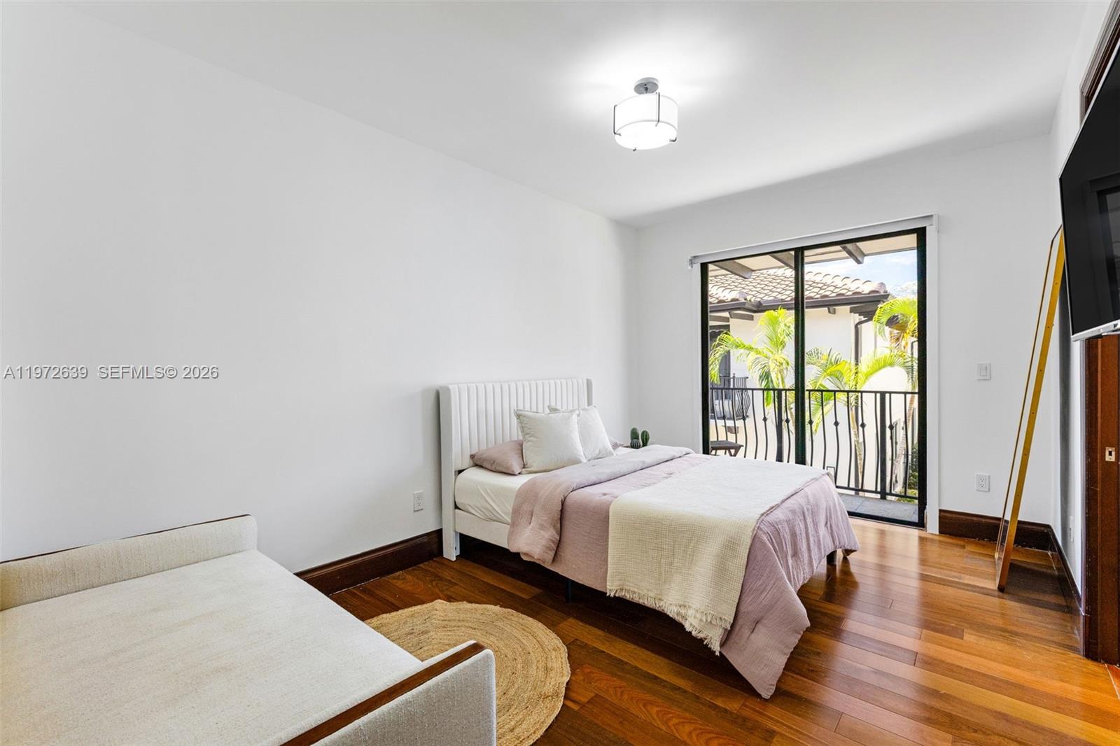 3020 Mcdonald St #22 Miami, FL 33133