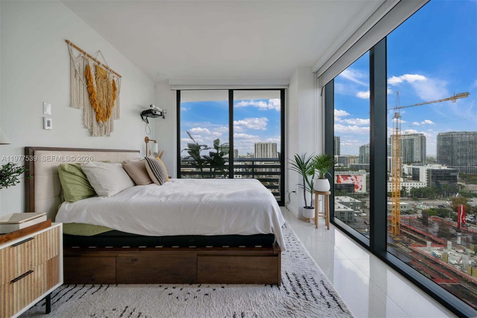 460 NE 28th St #1901 Miami, FL 33137