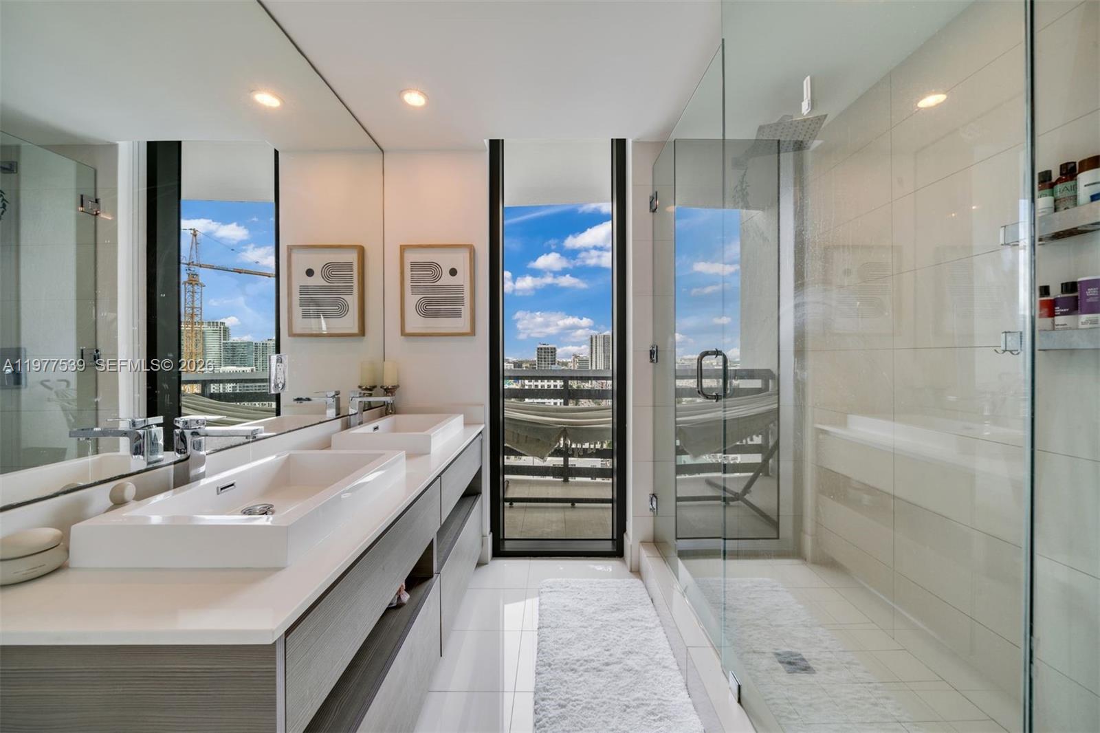 460 NE 28th St #1901 Miami, FL 33137