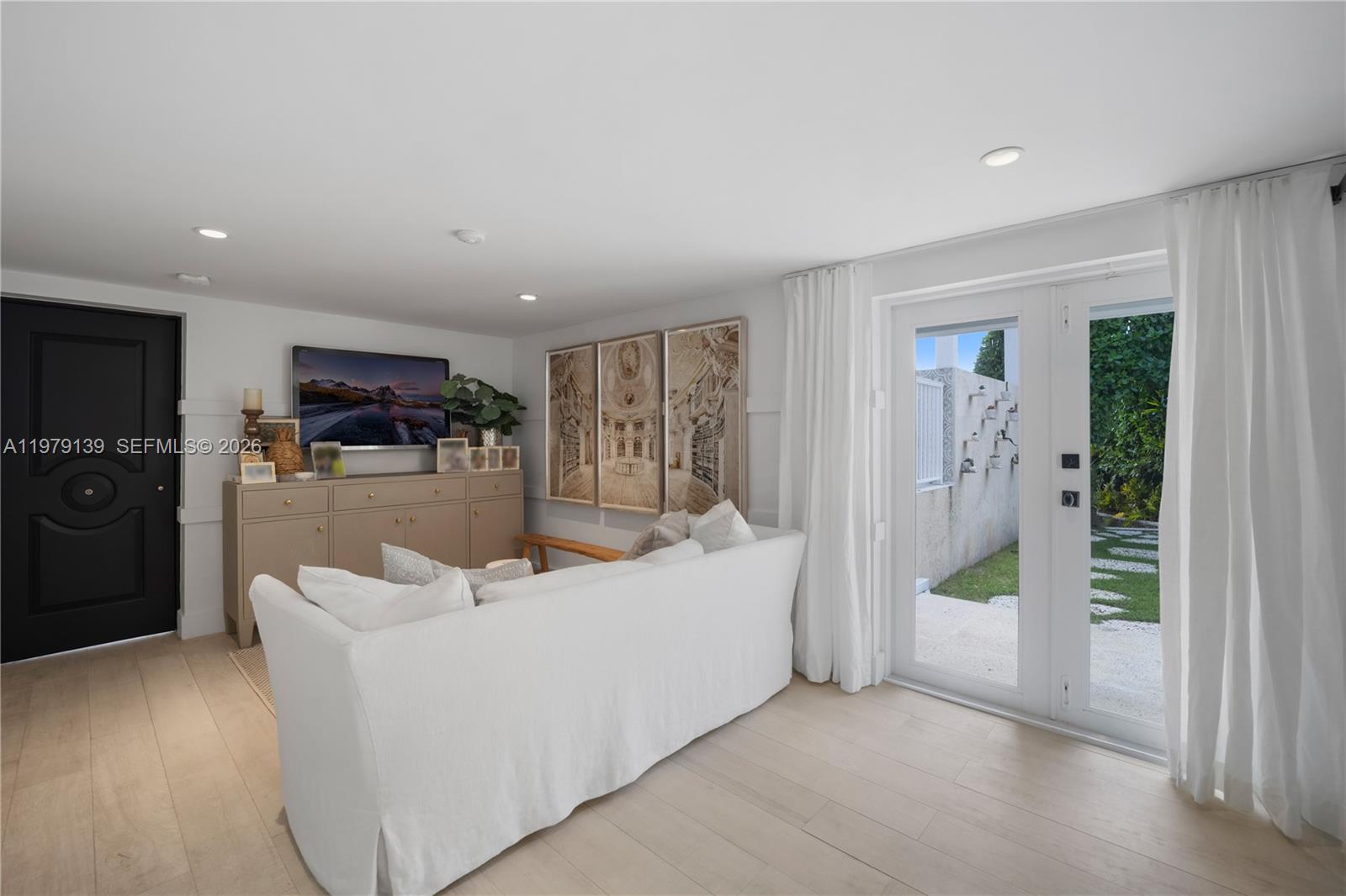 536 Jeronimo Dr Coral Gables, FL 33146