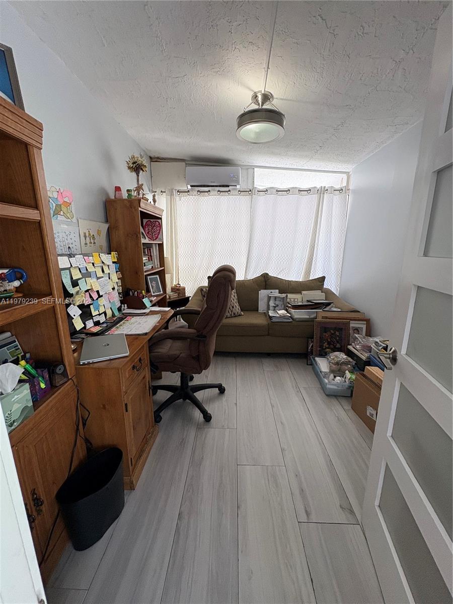 160 South Dr Miami Springs, FL 33166