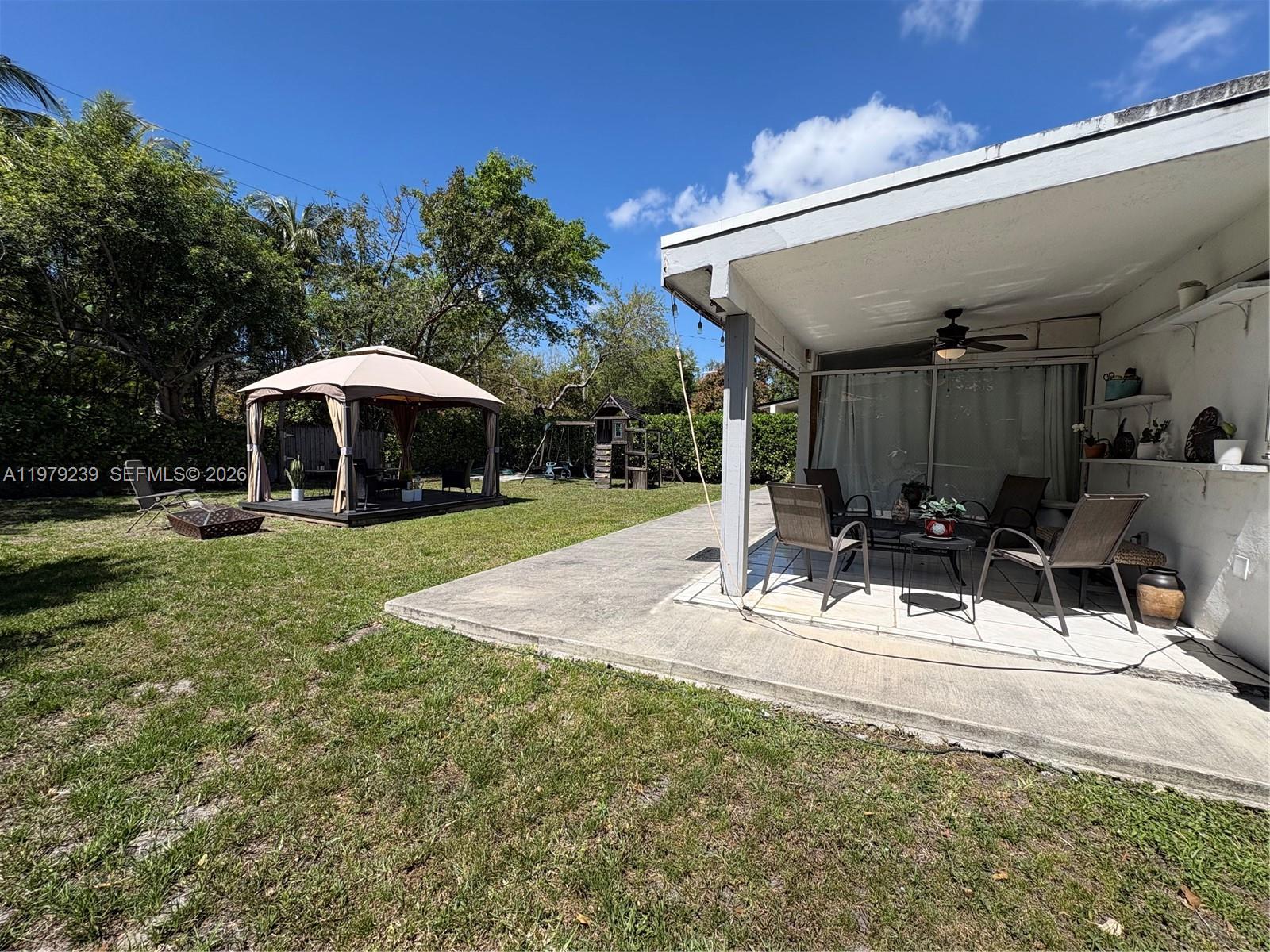160 South Dr Miami Springs, FL 33166
