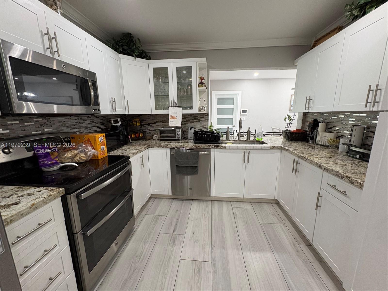 160 South Dr Miami Springs, FL 33166