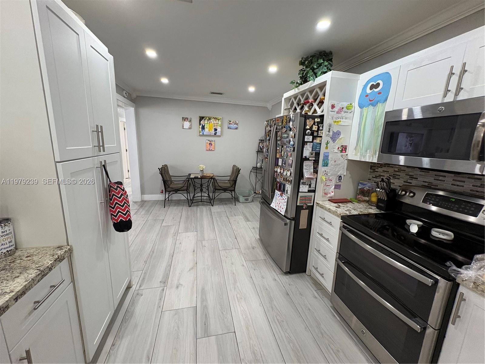 160 South Dr Miami Springs, FL 33166