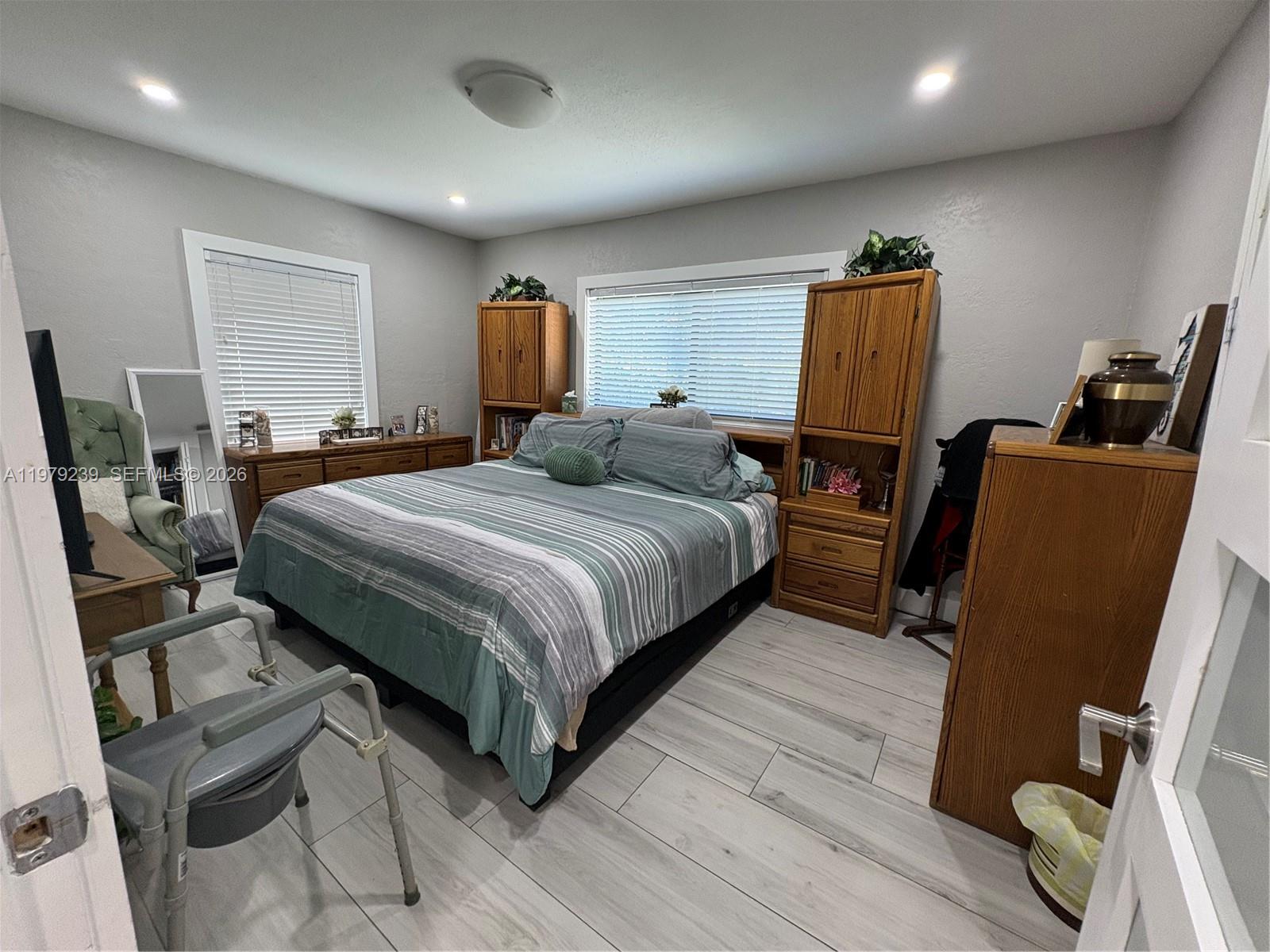 160 South Dr Miami Springs, FL 33166