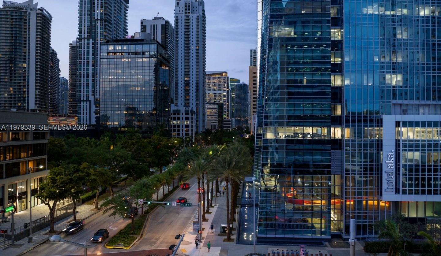 image Brickell Arch18