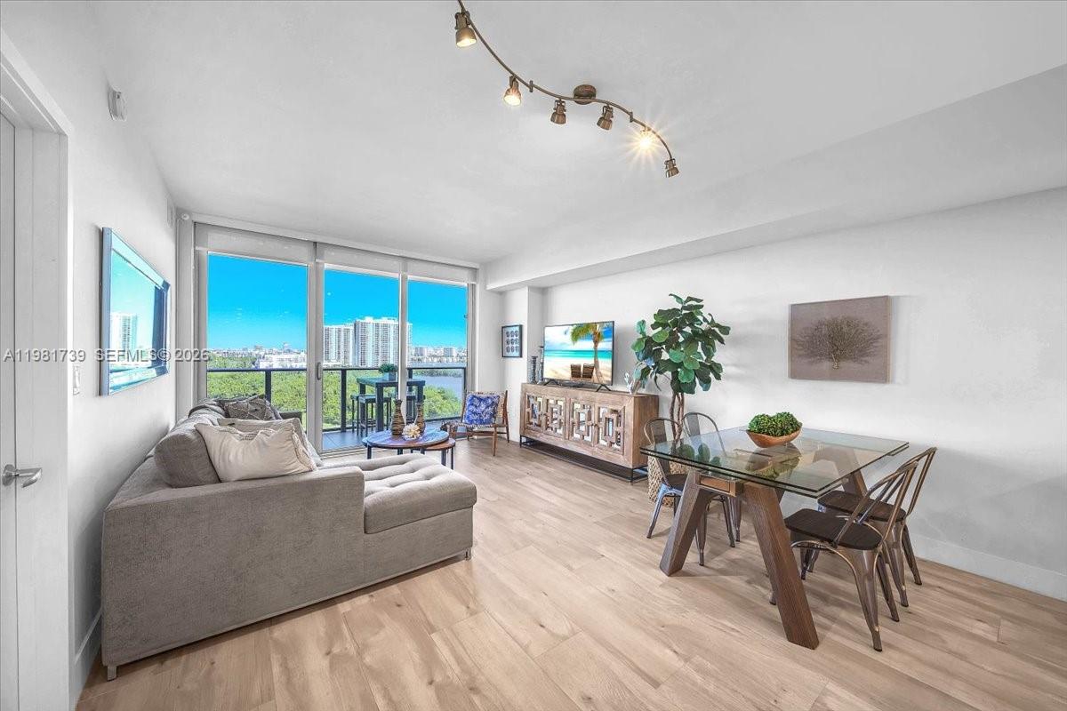 16385 Biscayne Blvd #1104