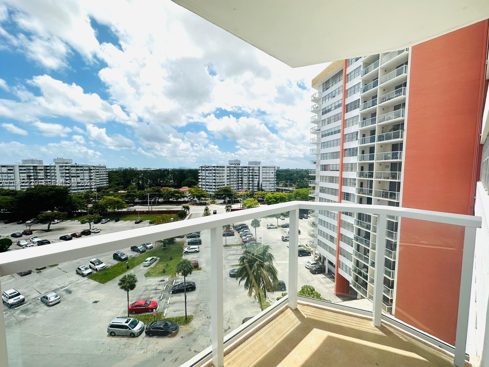 1301 NE Miami Gdns Dr #915W Miami, FL 33179