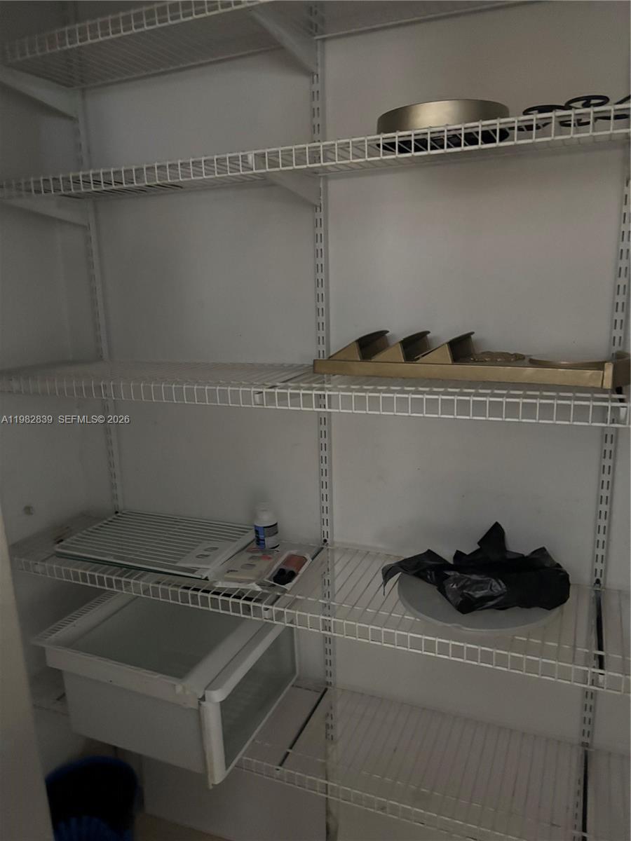 729 NE 2nd Ct Hallandale Beach, FL 33009