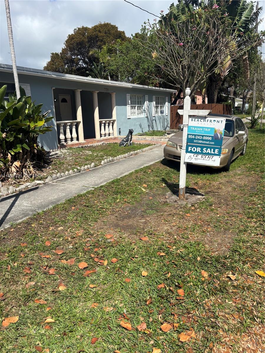 729 NE 2nd Ct Hallandale Beach, FL 33009