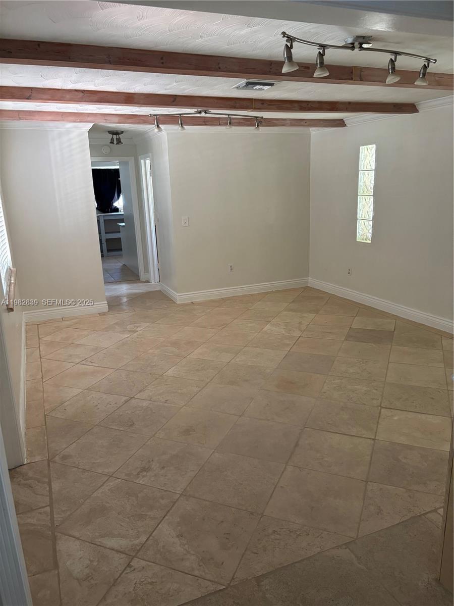 729 NE 2nd Ct Hallandale Beach, FL 33009