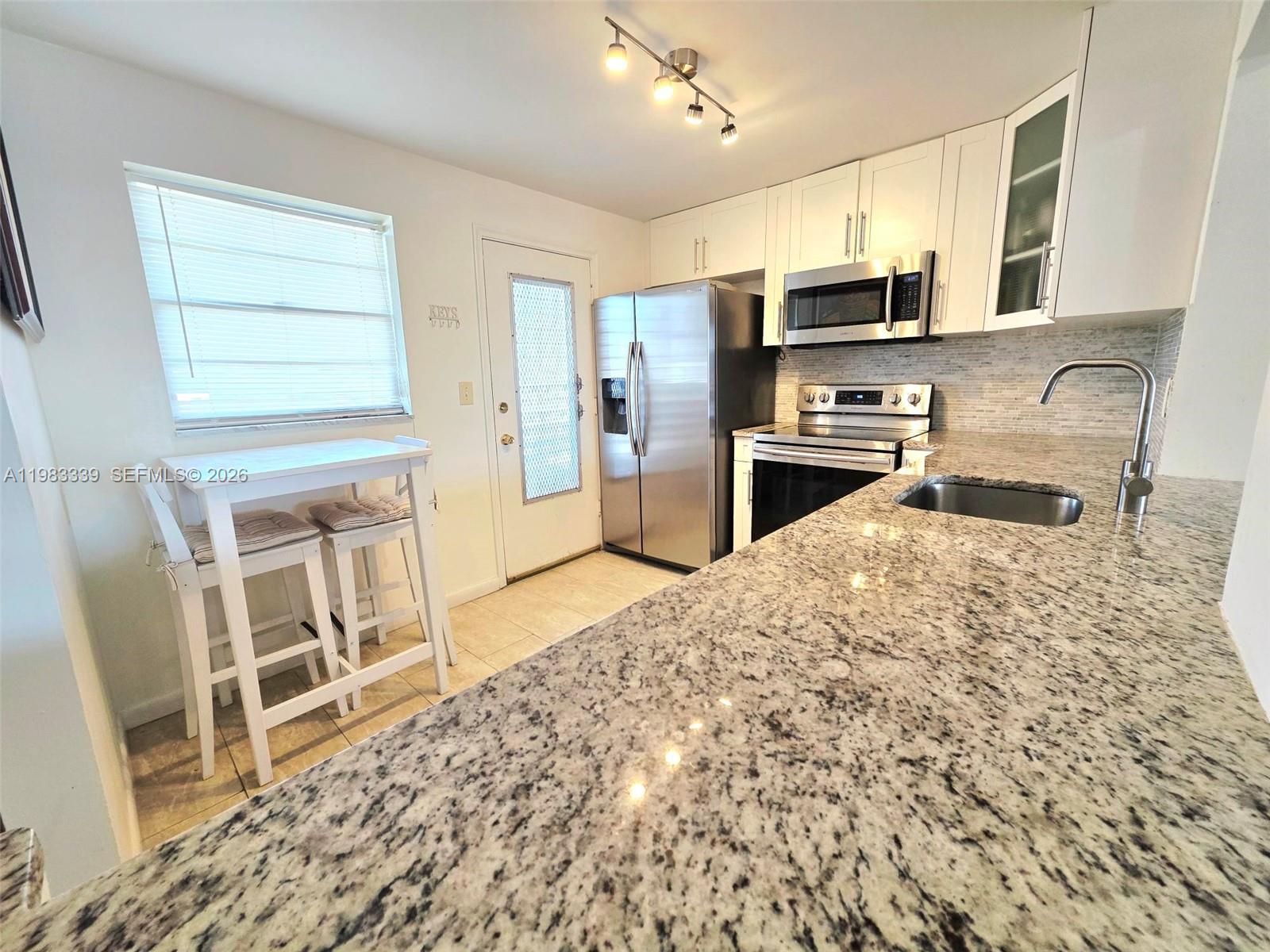 319 NE 14th Ave #702 Hallandale Beach, FL 33009