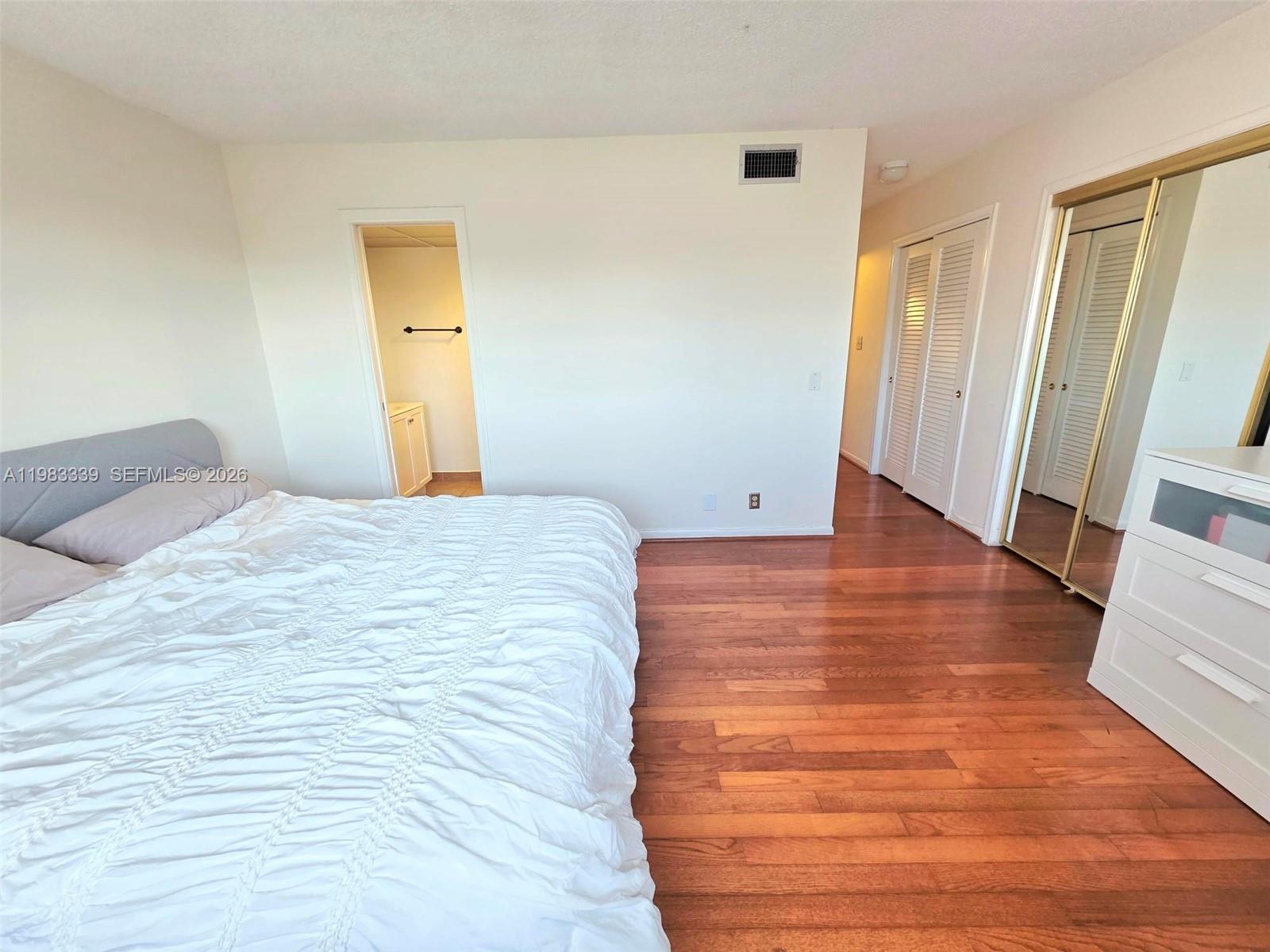 319 NE 14th Ave #702 Hallandale Beach, FL 33009