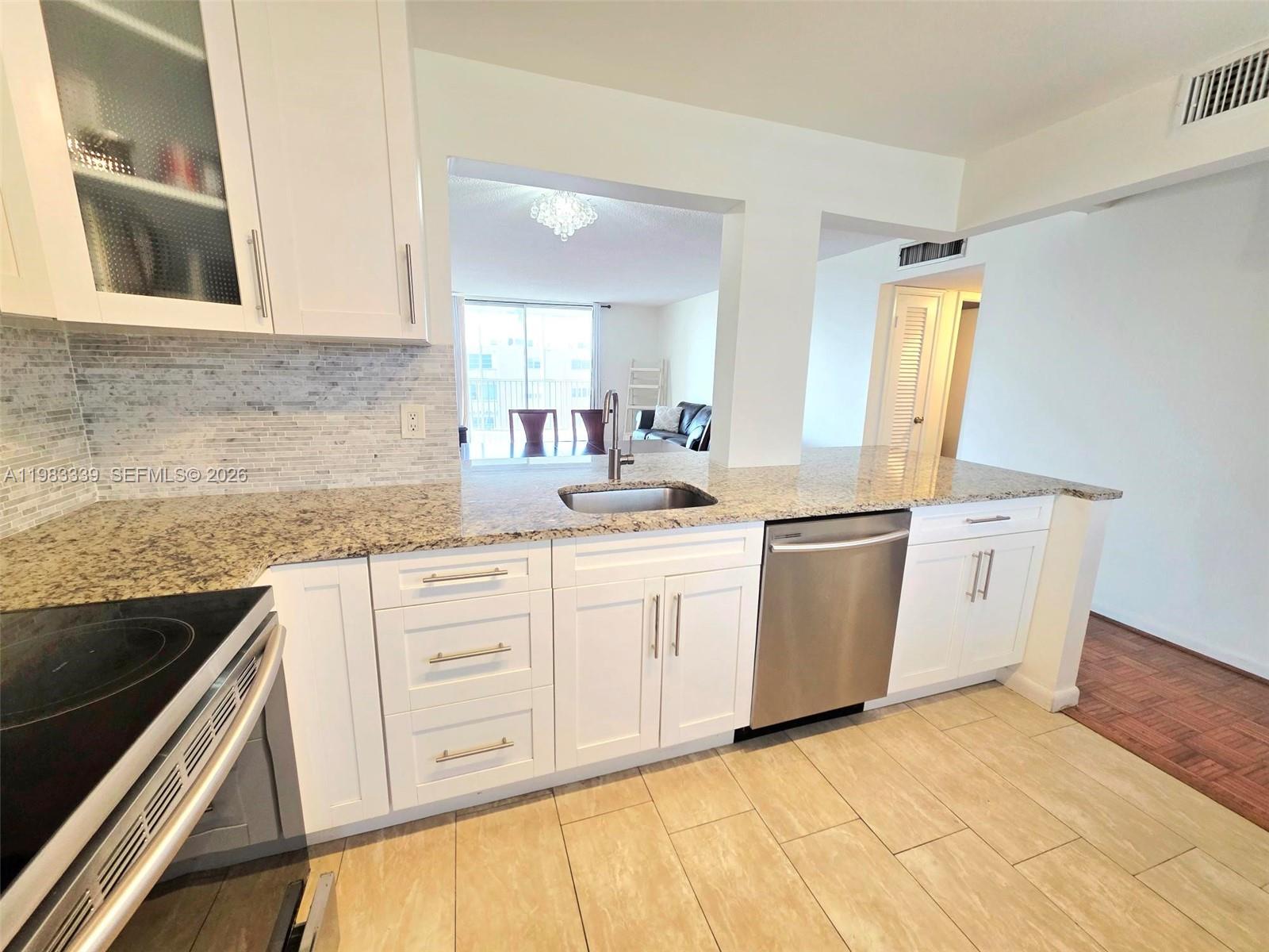 319 NE 14th Ave #702 Hallandale Beach, FL 33009