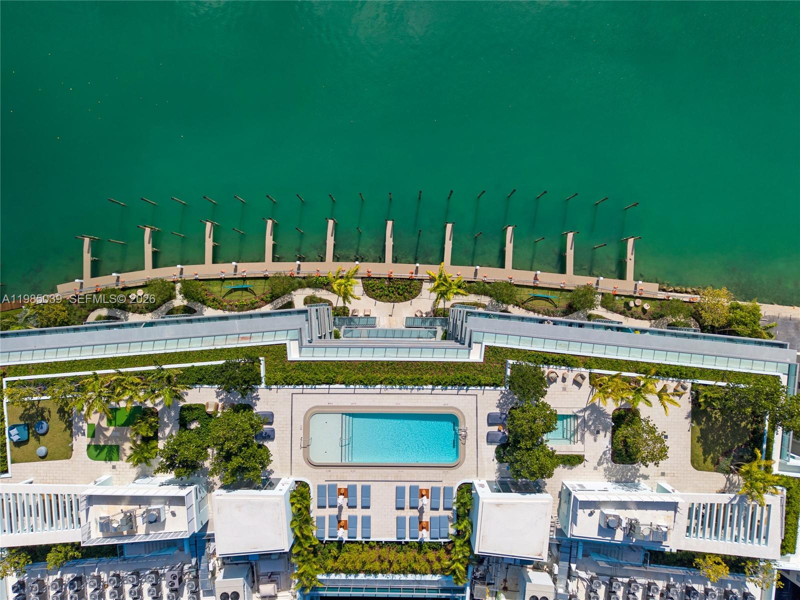 image La Baia Bay Harbor37