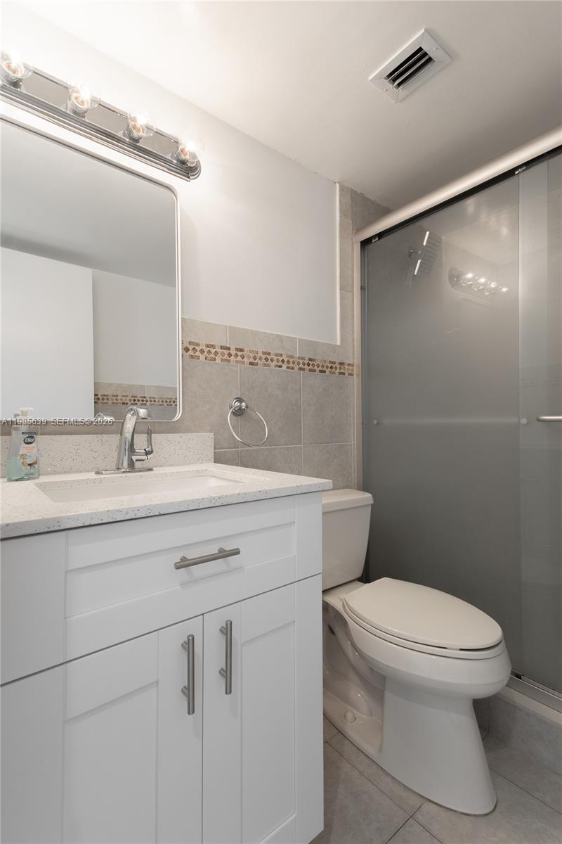 9405 W Flagler St #D205 Miami, FL 33174