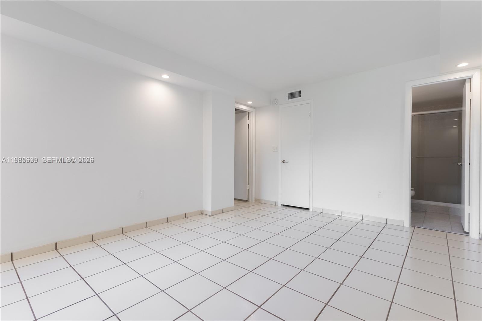 9405 W Flagler St #D205 Miami, FL 33174