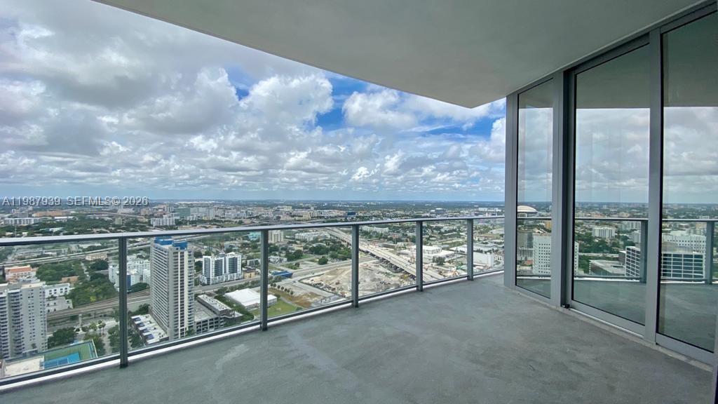 image Paramount Miami Worldcenter11