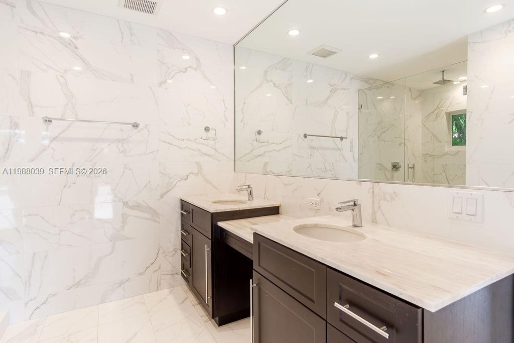 75 S Prospect Dr #75 Coral Gables, FL 33133