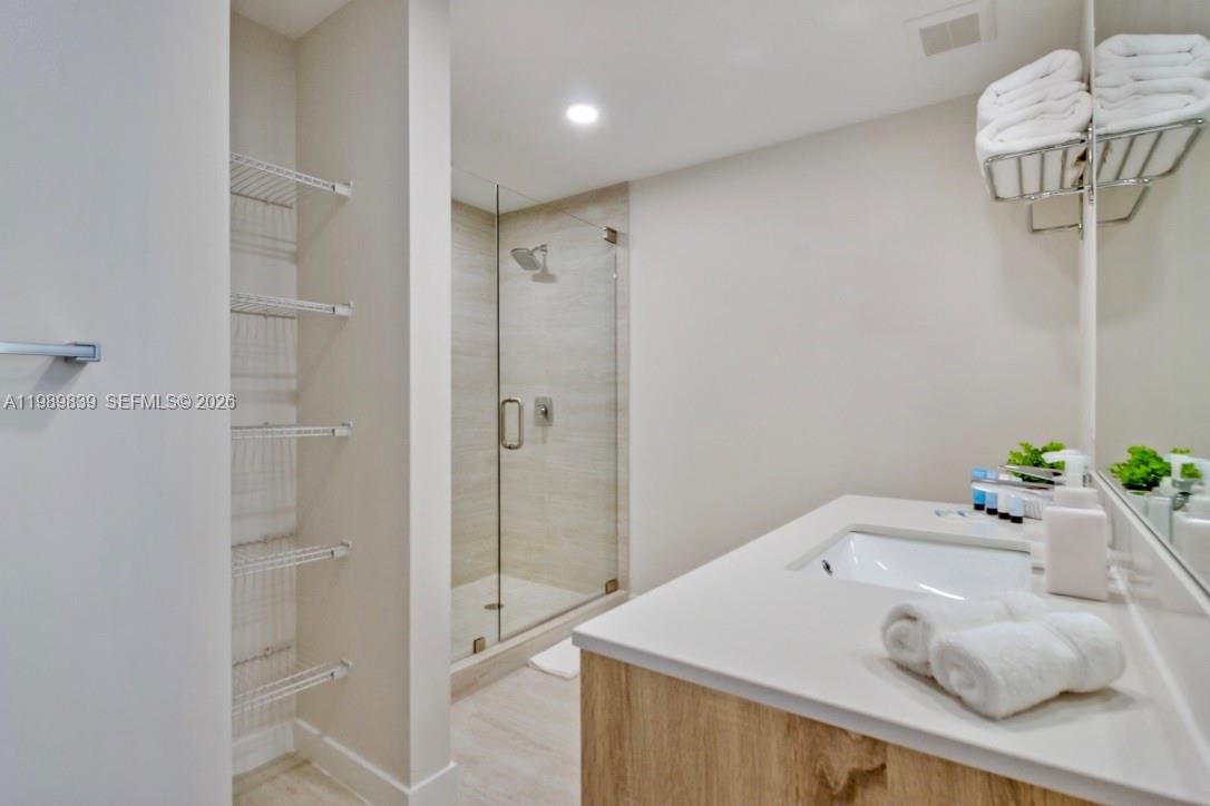 3900 Biscayne Blvd #N-911 Miami, FL 33137