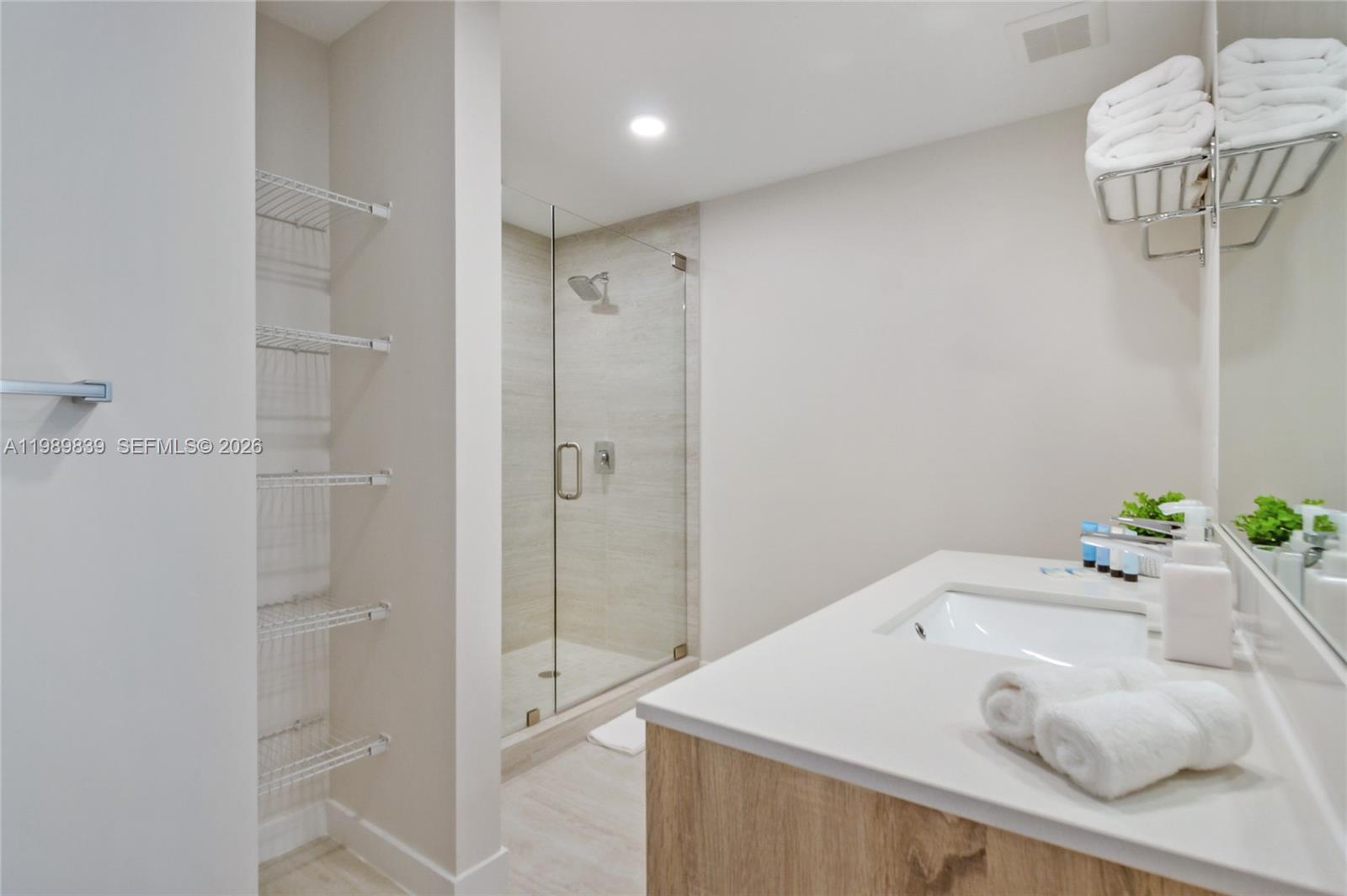 3900 Biscayne Blvd #N-911 Miami, FL 33137