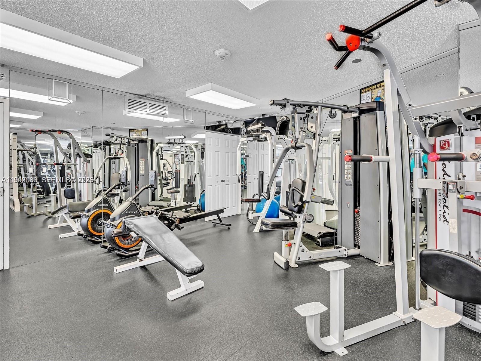 3530 Mystic Pointe Dr #114 Aventura, FL 33180