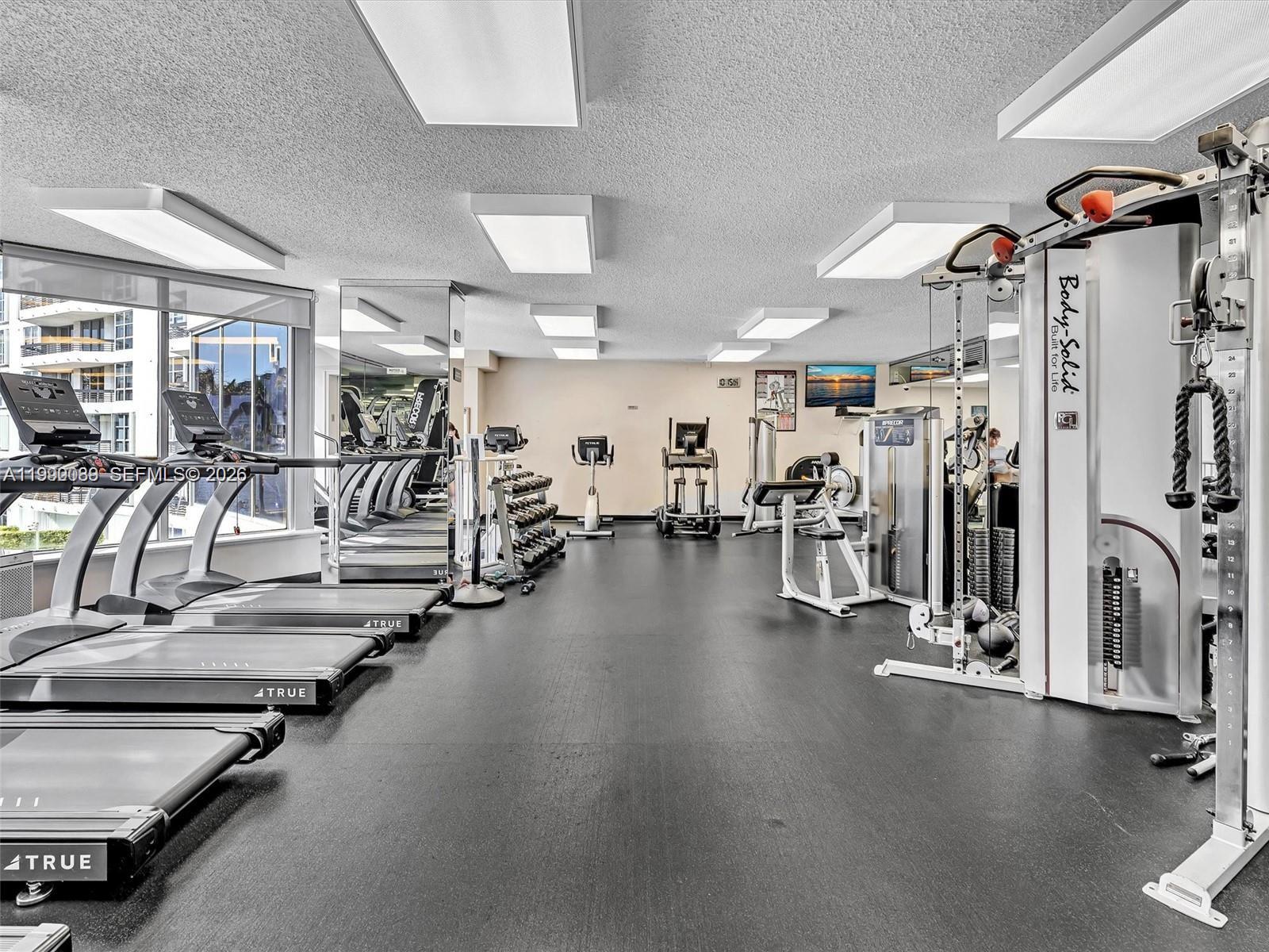 3530 Mystic Pointe Dr #114 Aventura, FL 33180