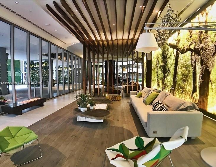 1010 Brickell Ave #3211 Miami, FL 33131