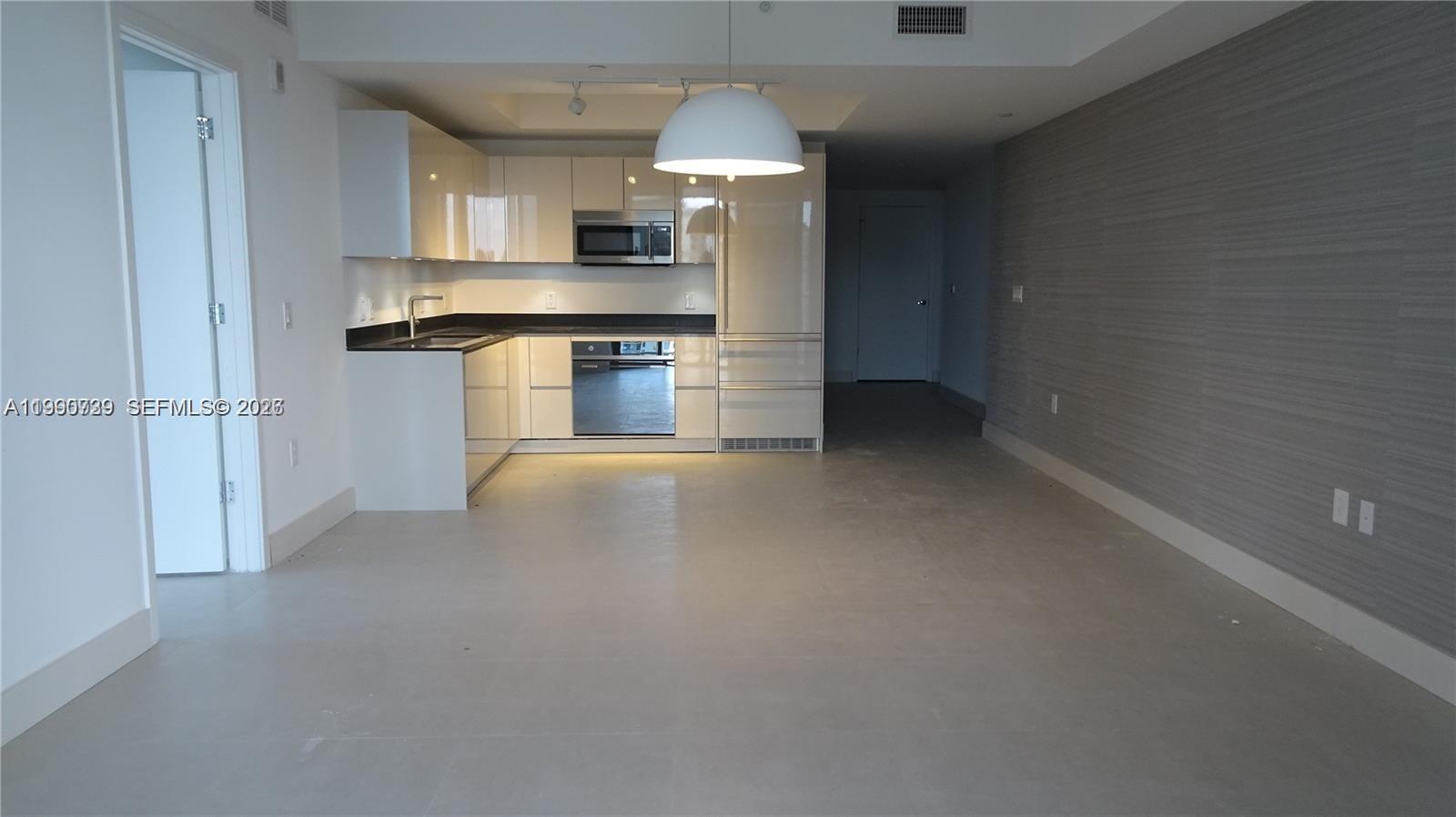 1010 Brickell Ave #3211 Miami, FL 33131