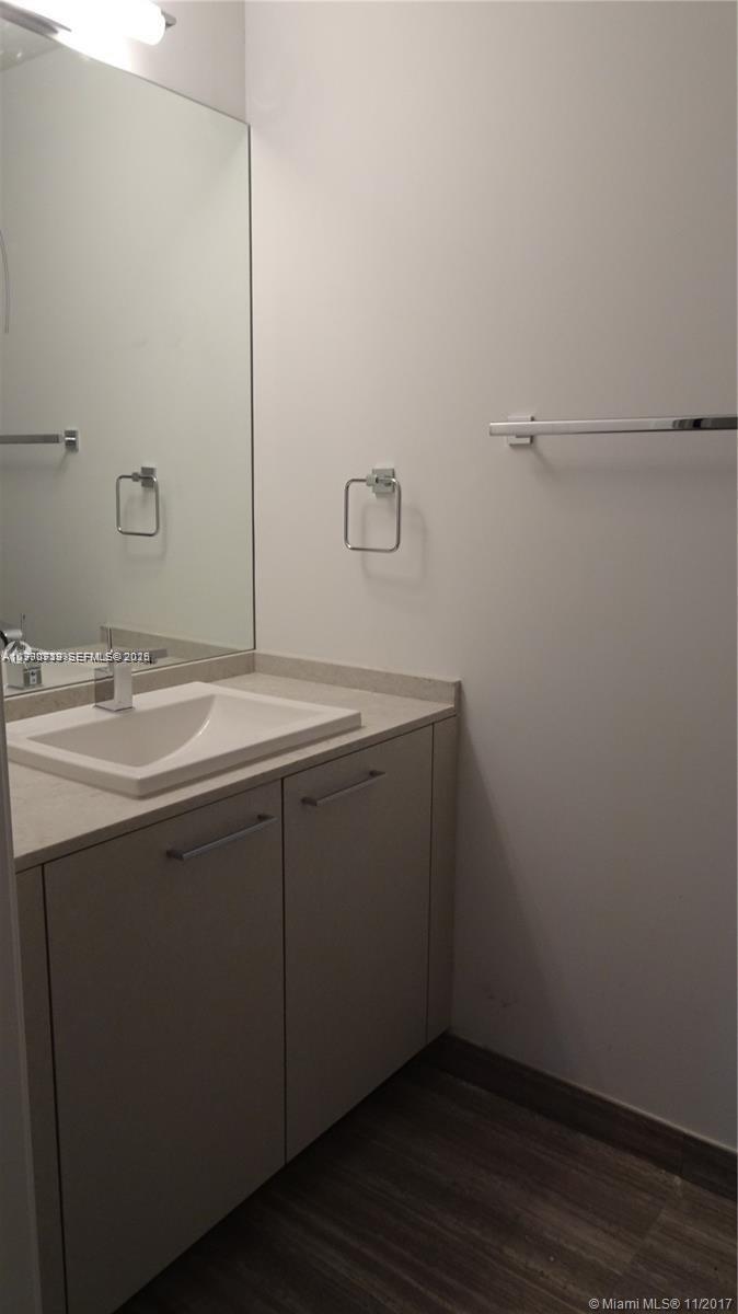 1010 Brickell Ave #3211 Miami, FL 33131