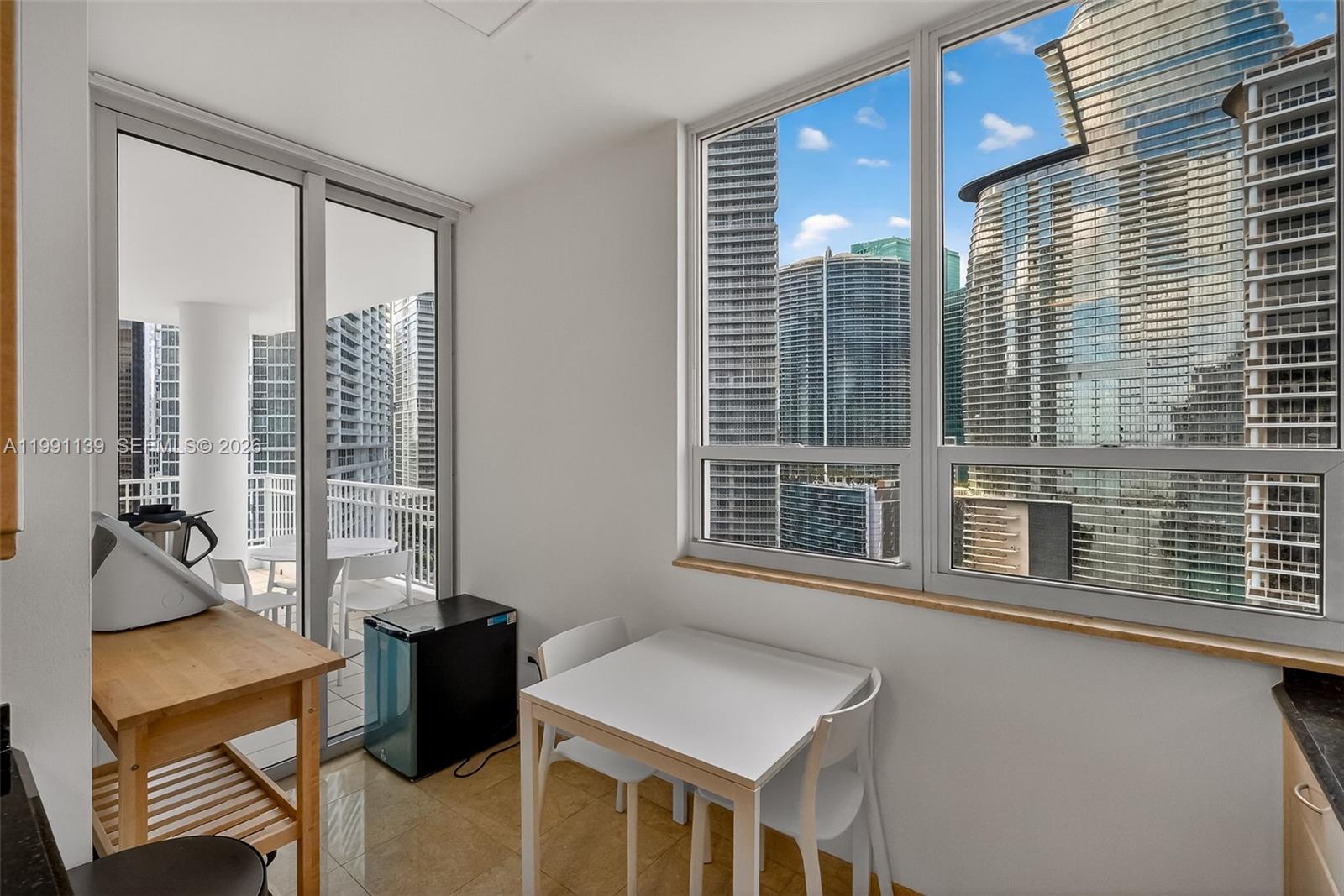801 Brickell Key Blvd #2502 Miami, FL 33131