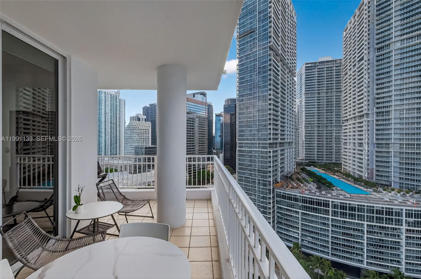 801 Brickell Key Blvd #2502 Miami, FL 33131