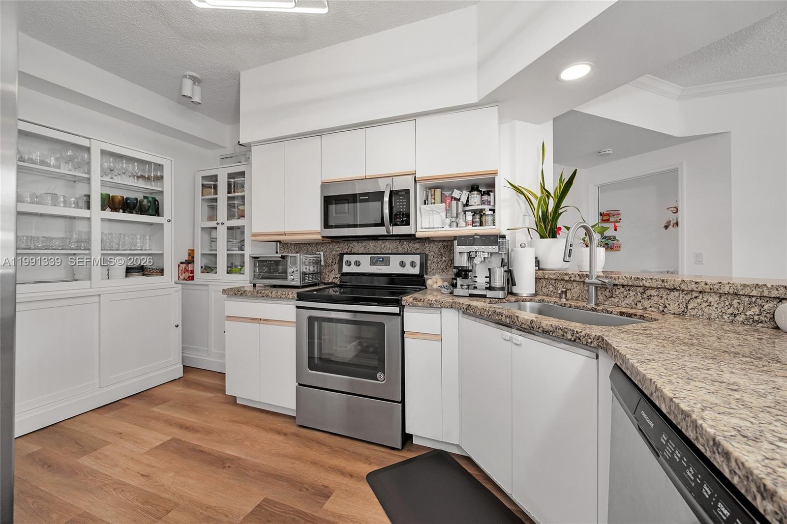 3165 NE 184th St #6204 Aventura, FL 33160