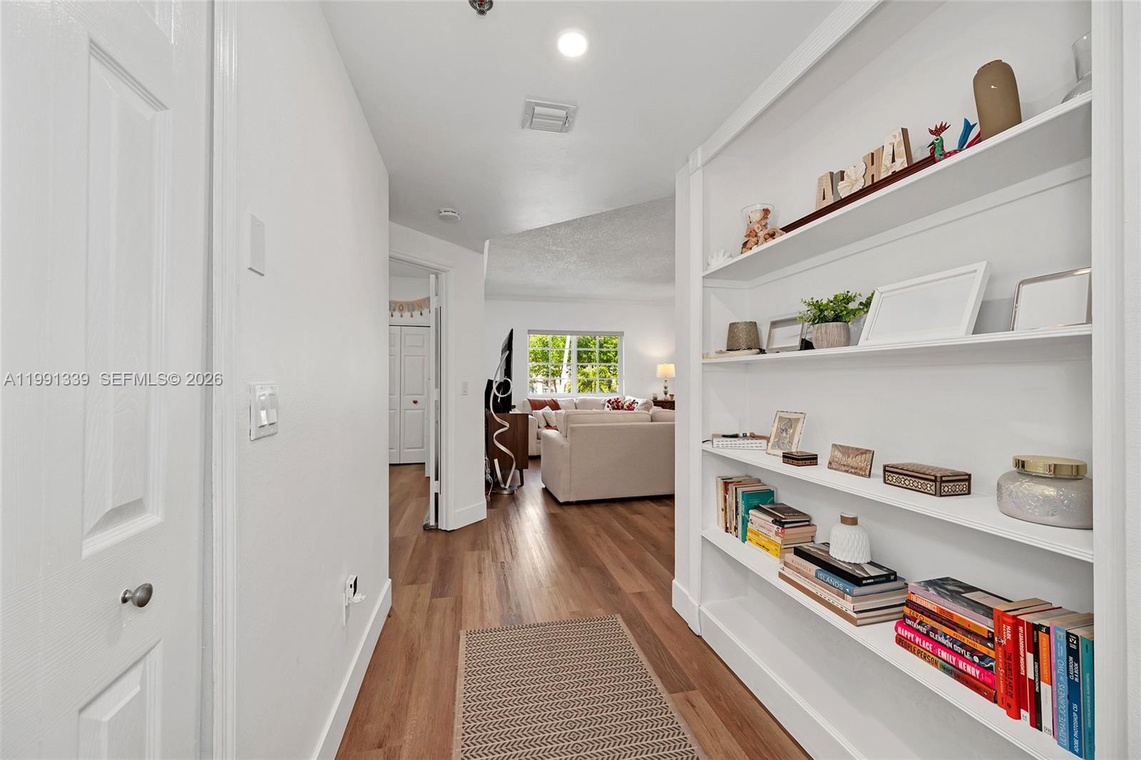 3165 NE 184th St #6204 Aventura, FL 33160