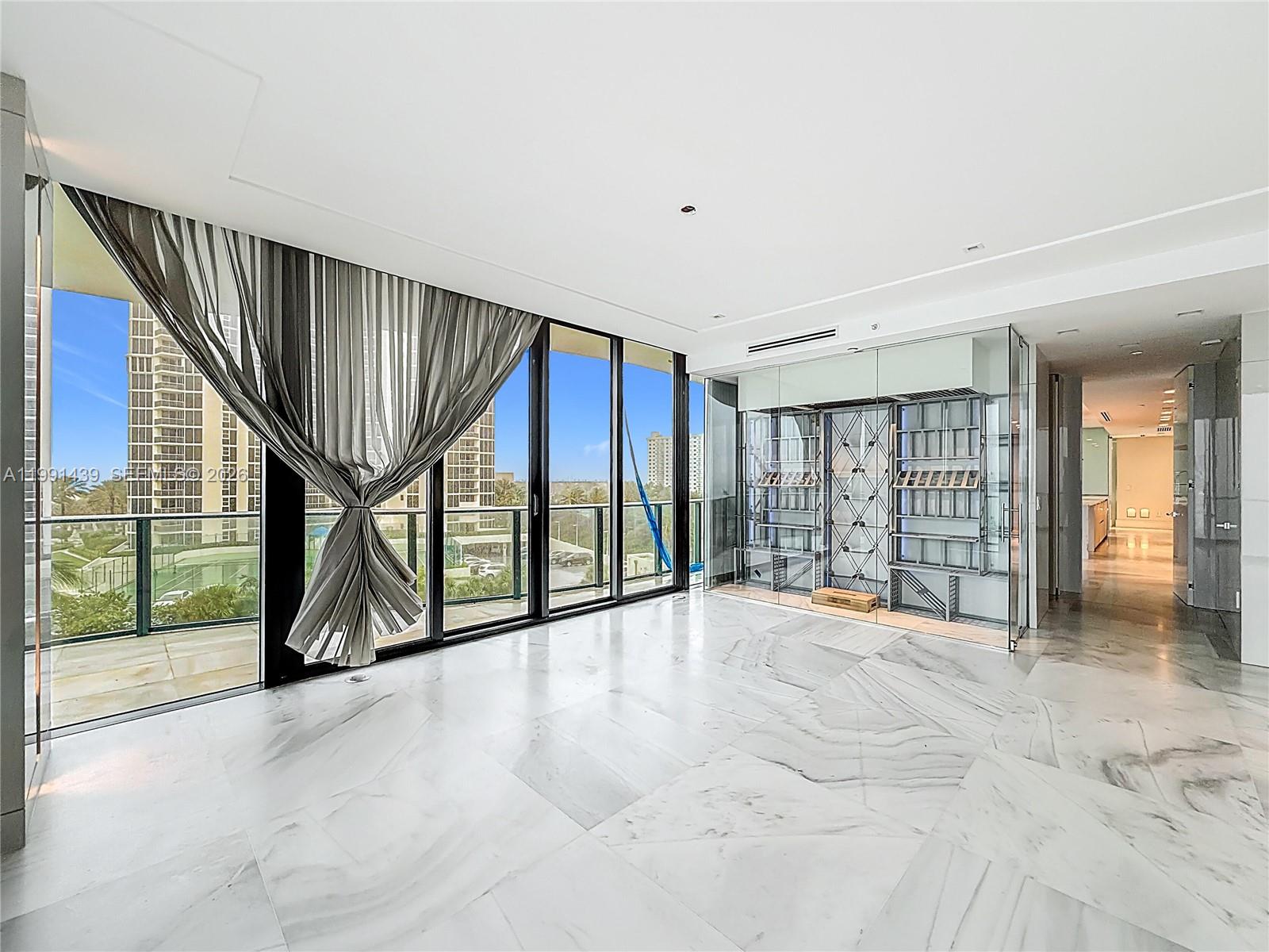 19575 Collins Ave #5 Sunny Isles Beach, FL 33160