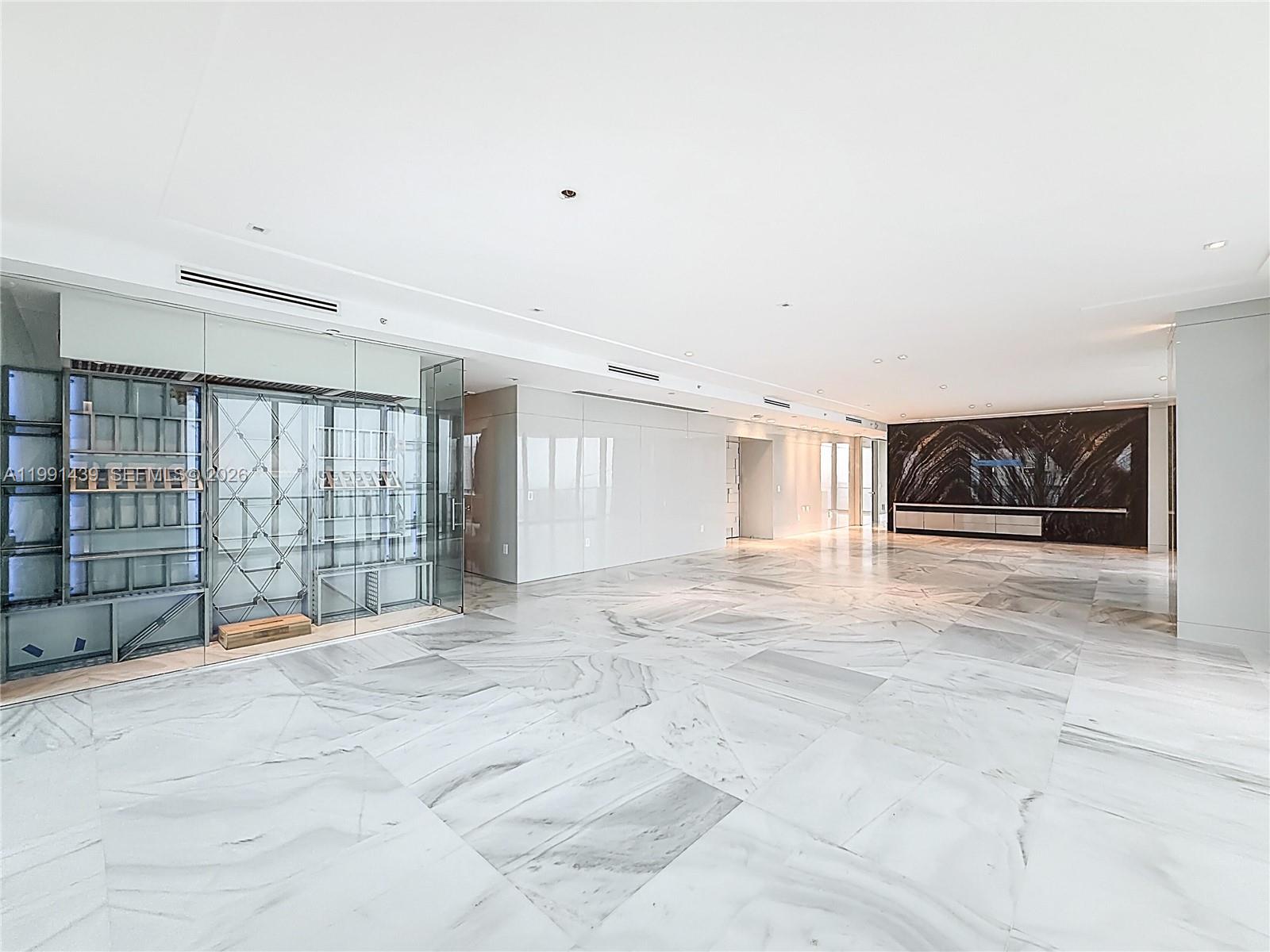 19575 Collins Ave #5 Sunny Isles Beach, FL 33160