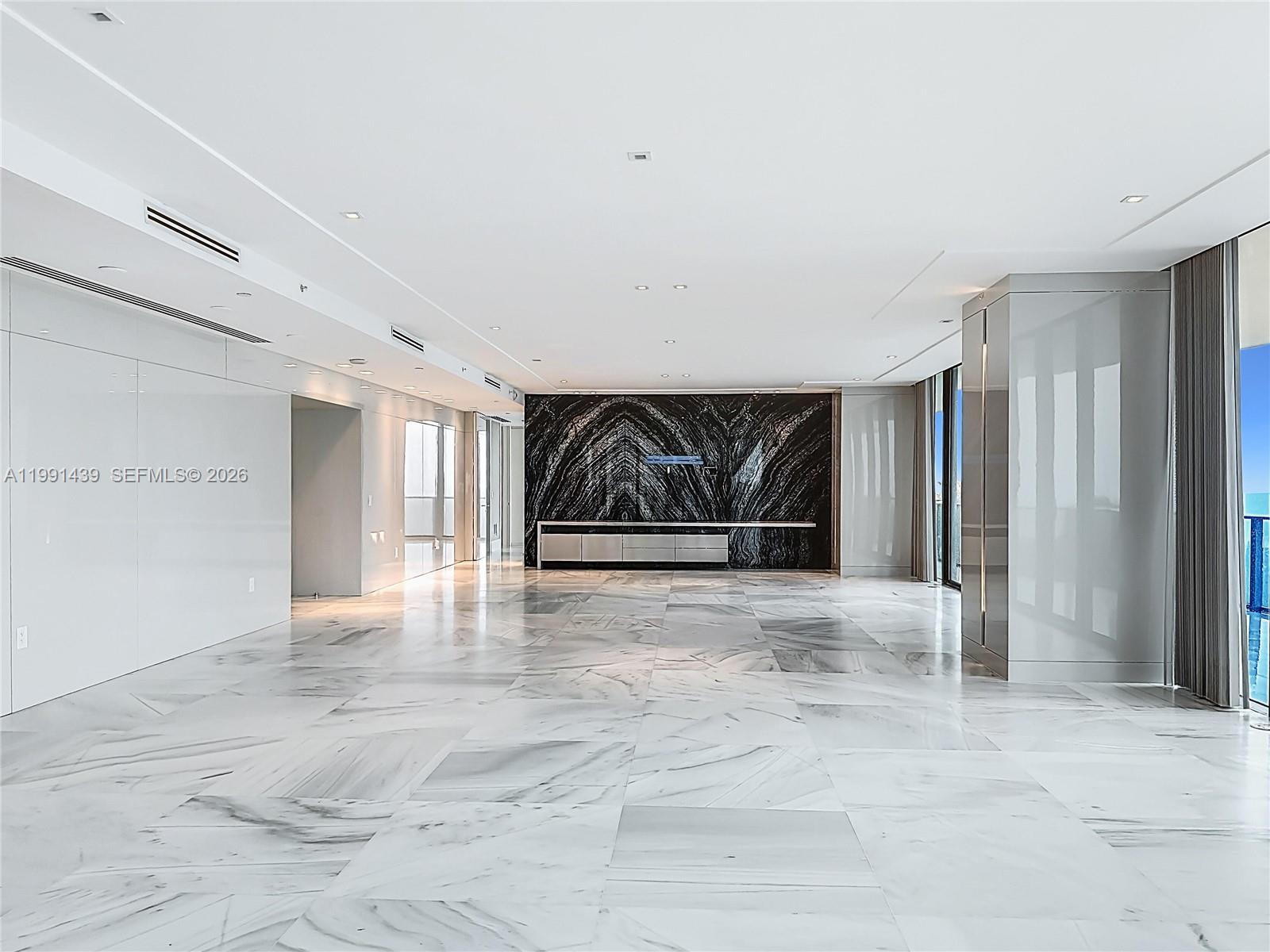 19575 Collins Ave #5 Sunny Isles Beach, FL 33160