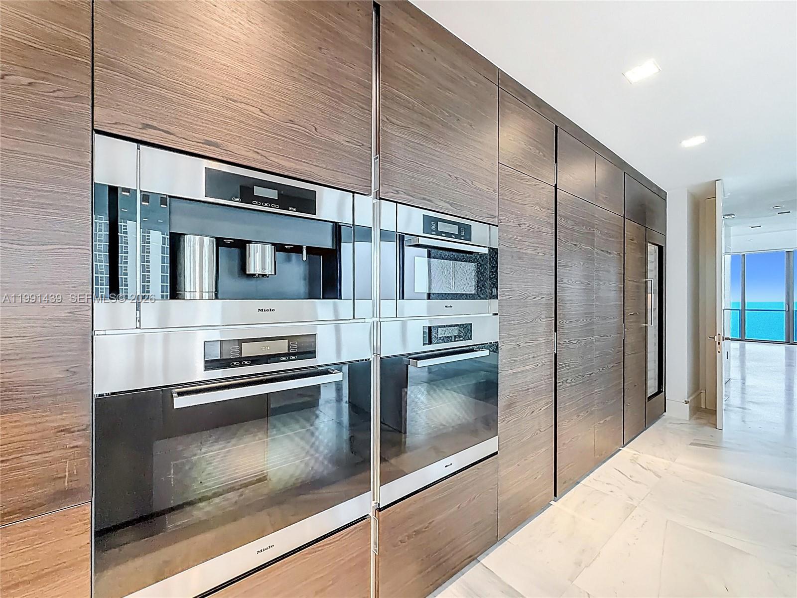 19575 Collins Ave #5 Sunny Isles Beach, FL 33160