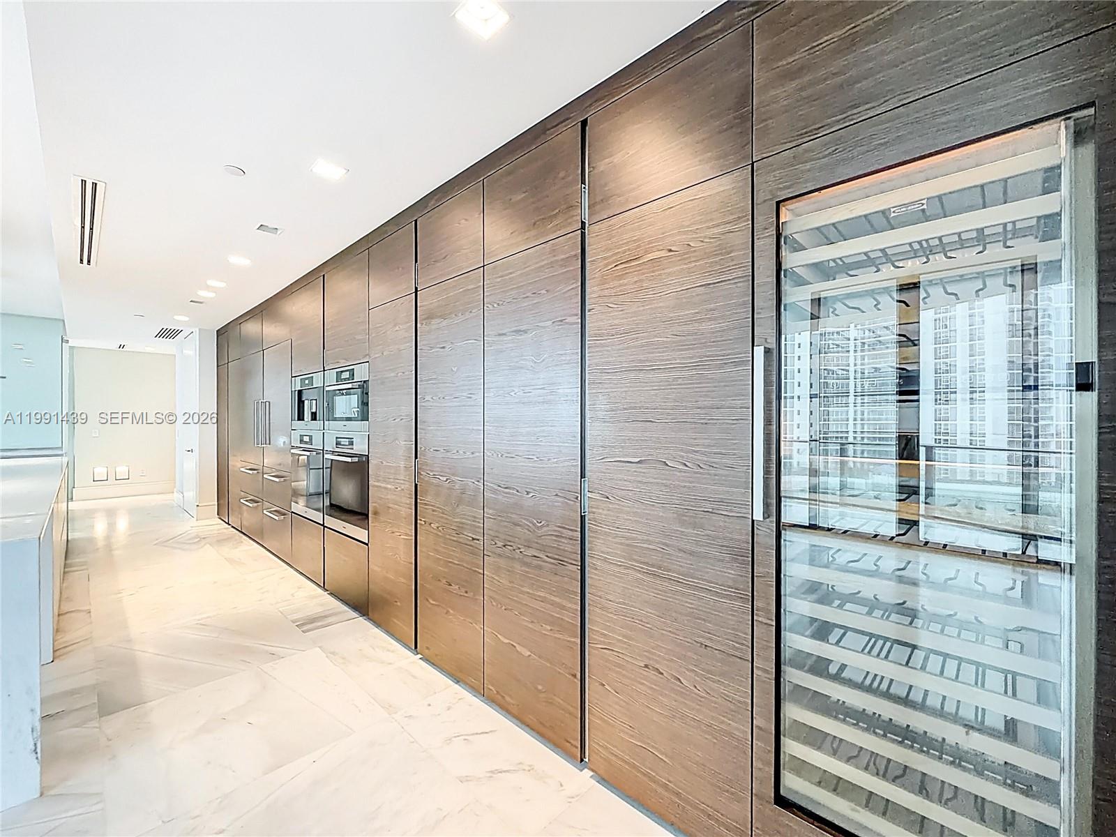 19575 Collins Ave #5 Sunny Isles Beach, FL 33160