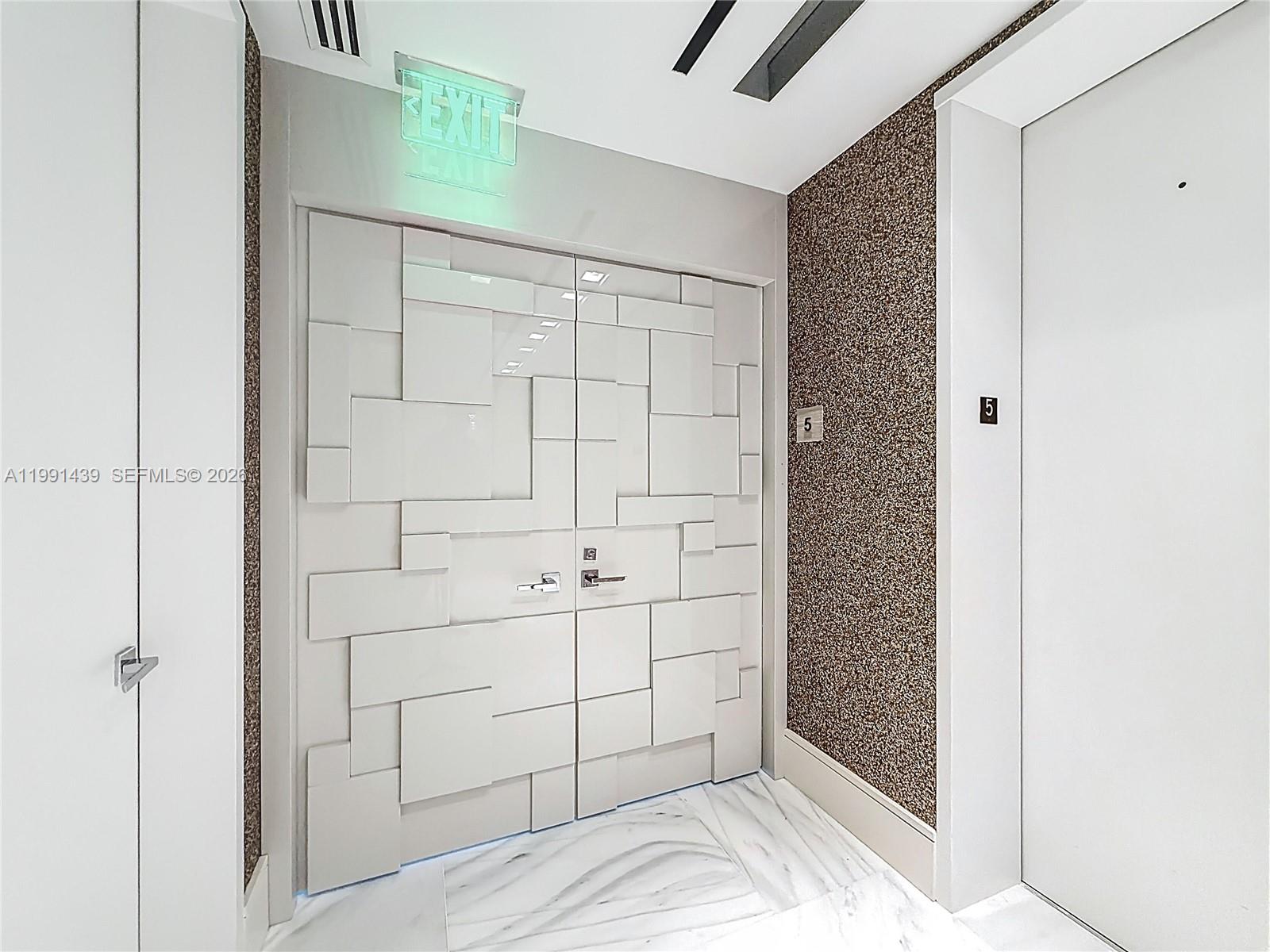 19575 Collins Ave #5 Sunny Isles Beach, FL 33160