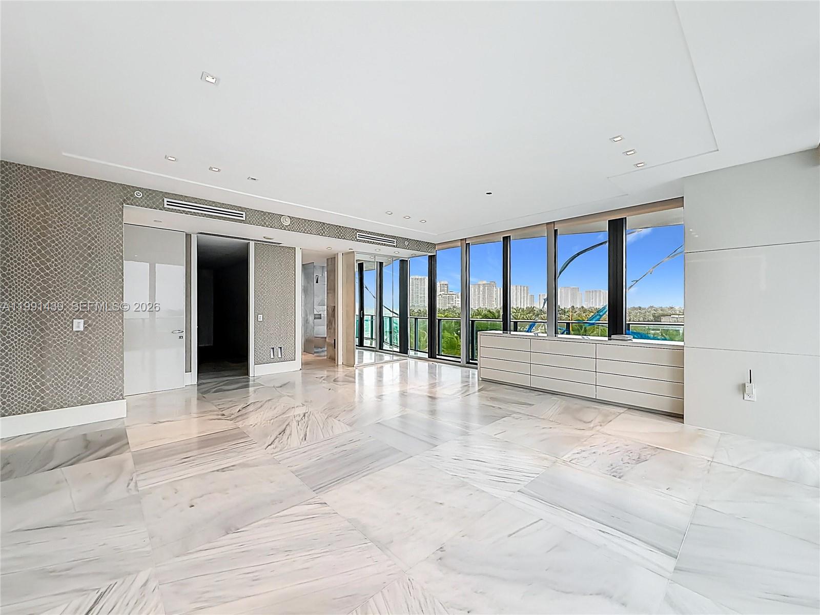 19575 Collins Ave #5 Sunny Isles Beach, FL 33160