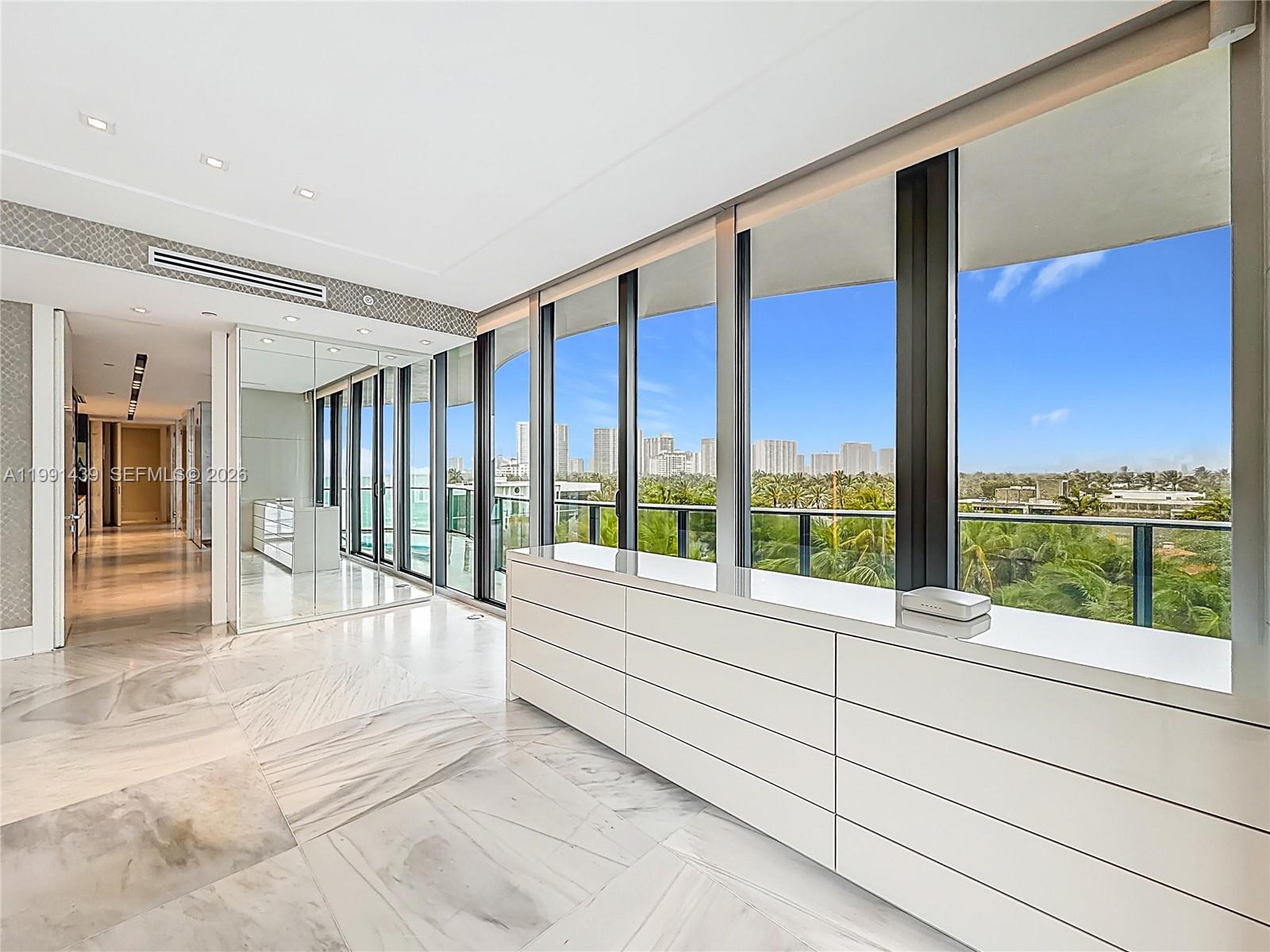 19575 Collins Ave #5 Sunny Isles Beach, FL 33160