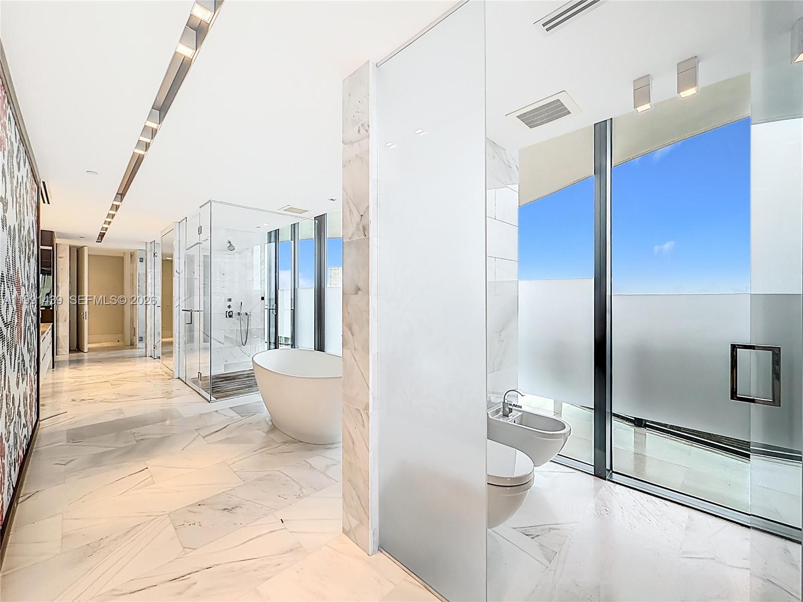 19575 Collins Ave #5 Sunny Isles Beach, FL 33160